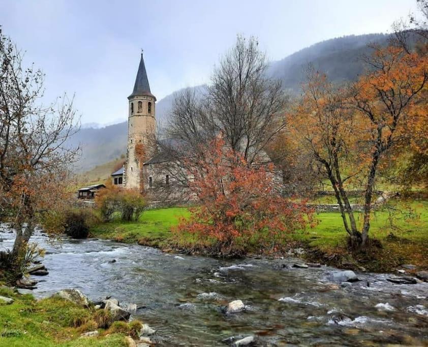 Mcastet, Casita Aranesa En El Valle De Aran Bossòst Kültér fotó