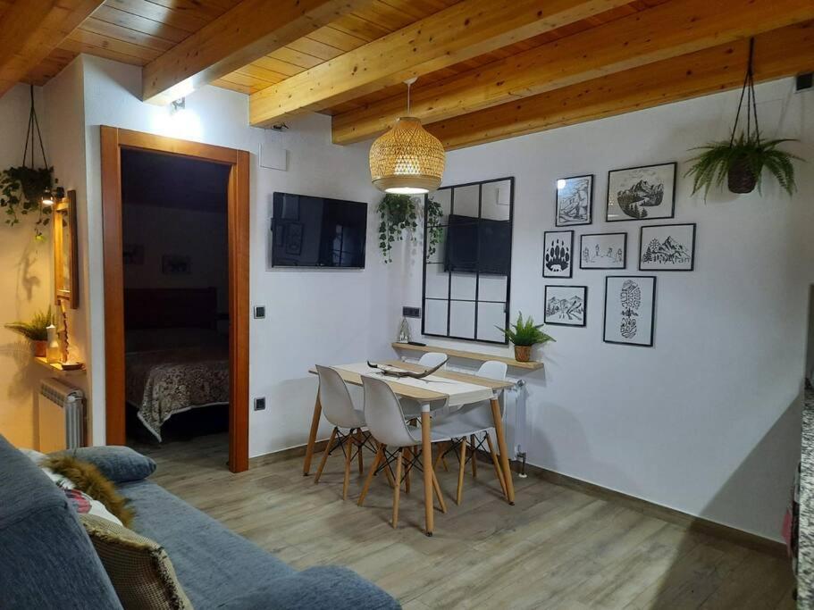 Mcastet, Casita Aranesa En El Valle De Aran Bossòst Kültér fotó